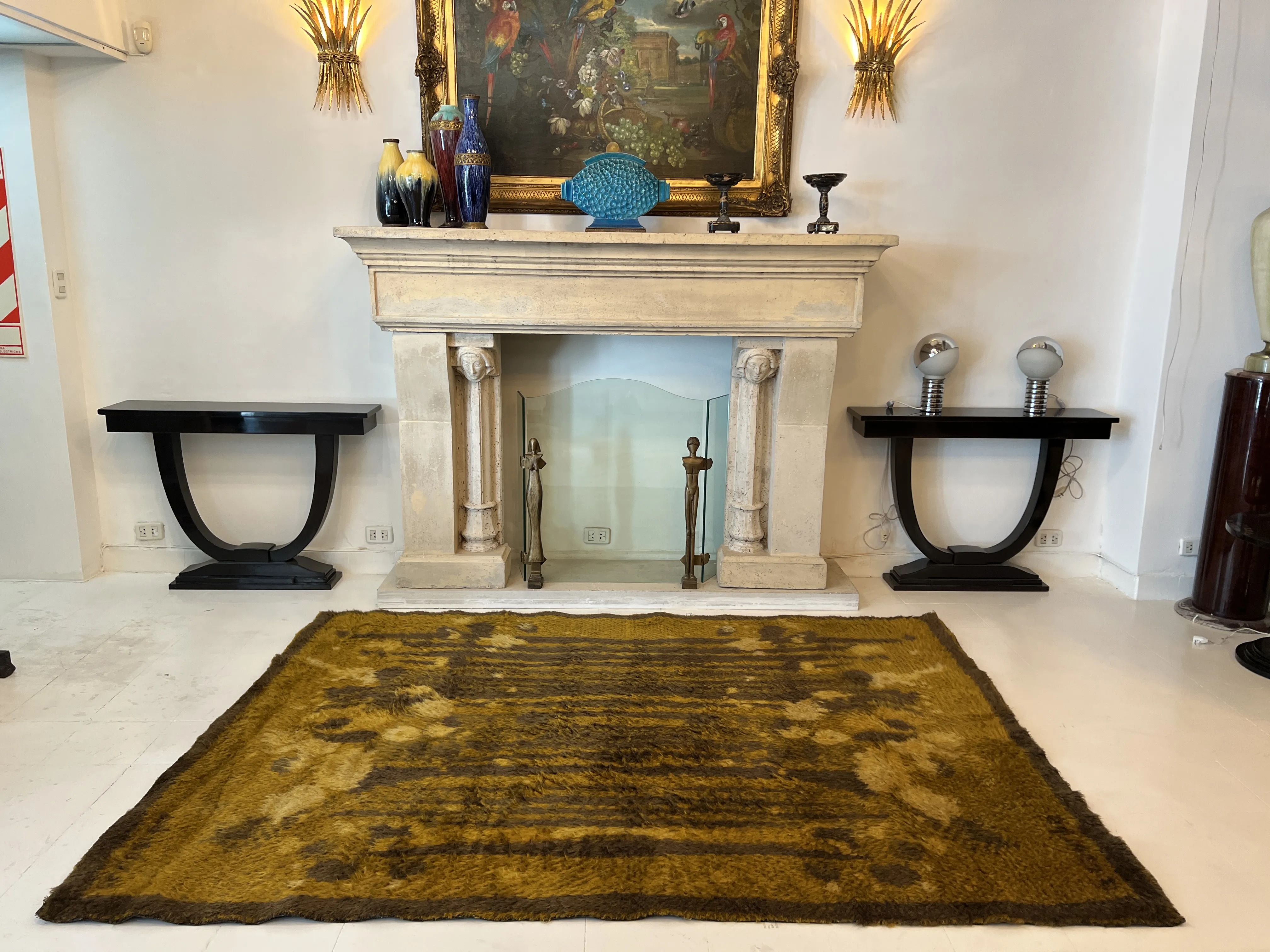 antico tappeto giallo con texture decorativa
