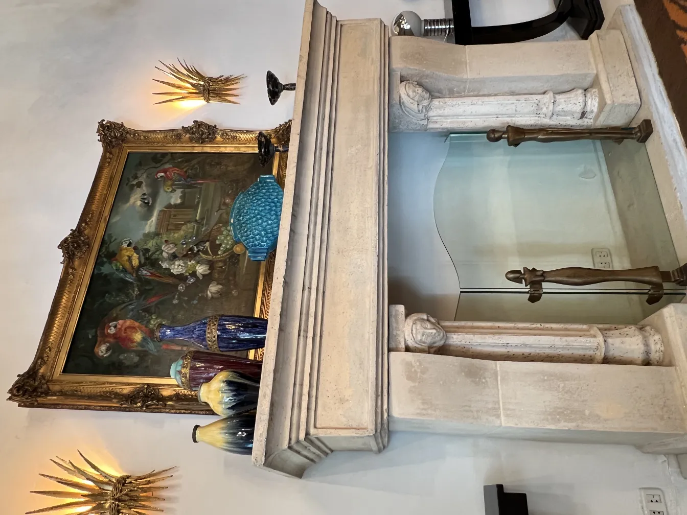 tappeto antico decorativo in una stanza elegante
