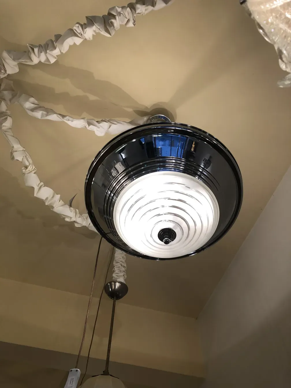 Antique hanging lamp with a shiny design