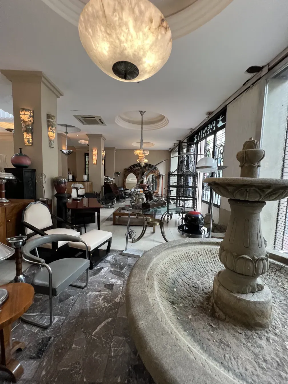 Antique and elegant hanging lamp in an aesthetic environment, with decorative details.