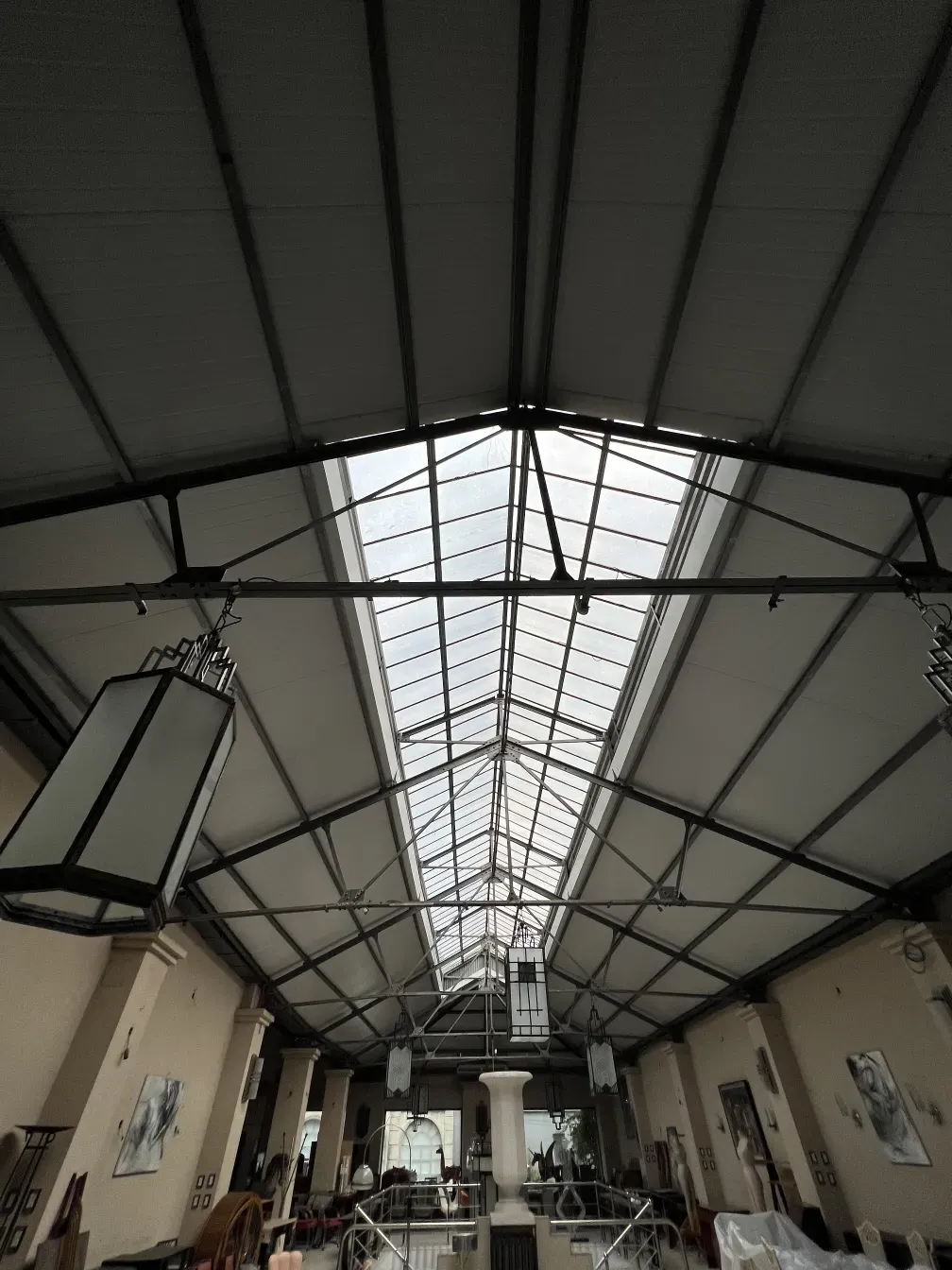 2 पुराने छत लालटेन की दृश्यता, उज्ज्वल स्थान में