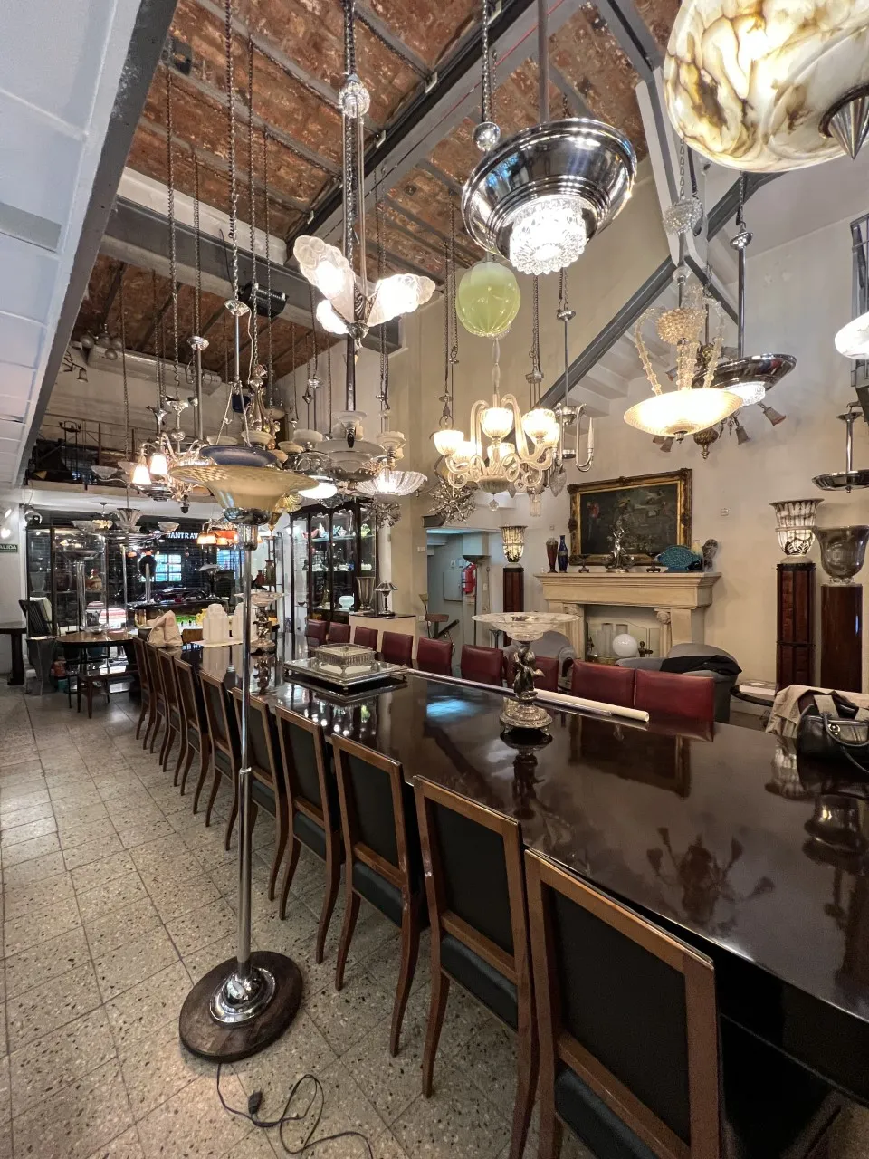 старый торшер WMF в антураже антиквариата