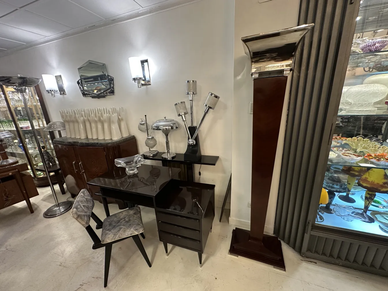 antique decorative mirror with ornate frame in chic setting