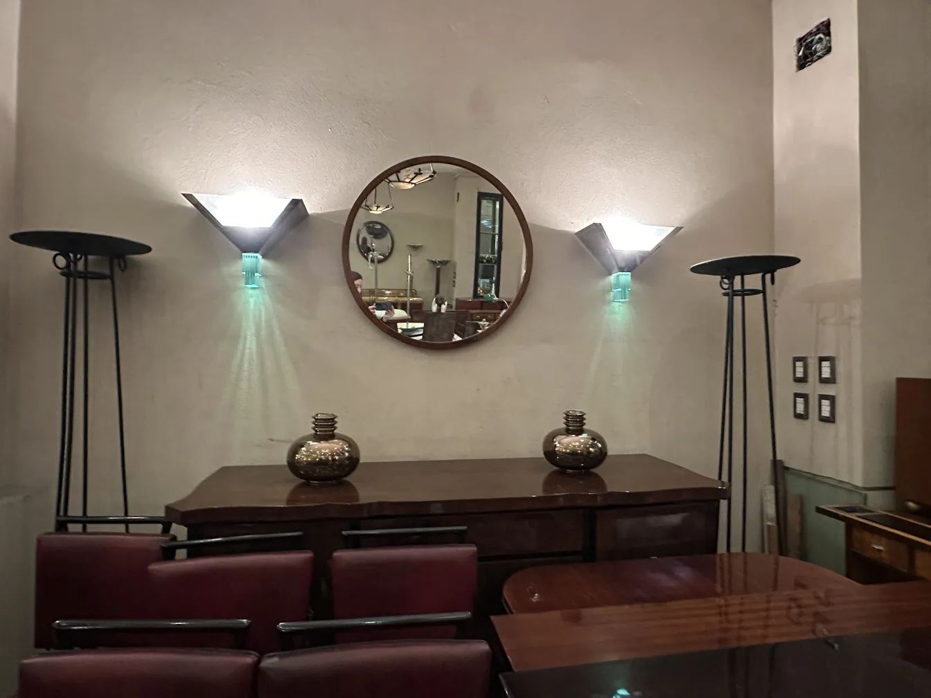 antique round wall mirror with lights