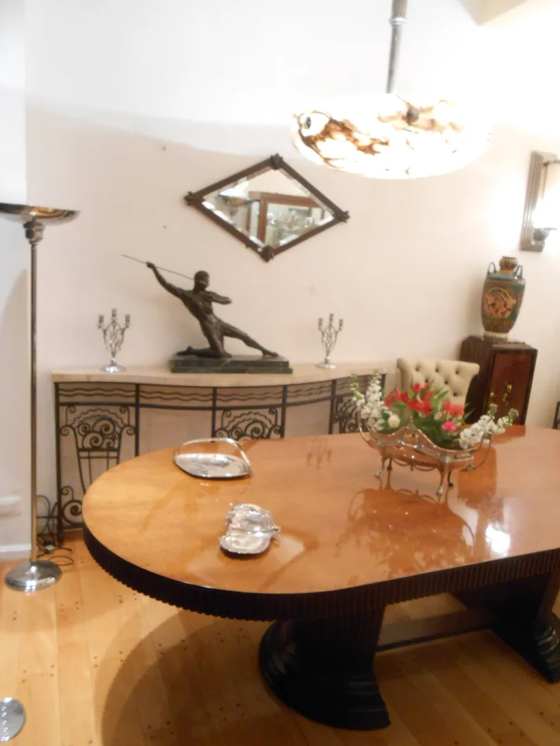 antique decorative mirror in an elegant room