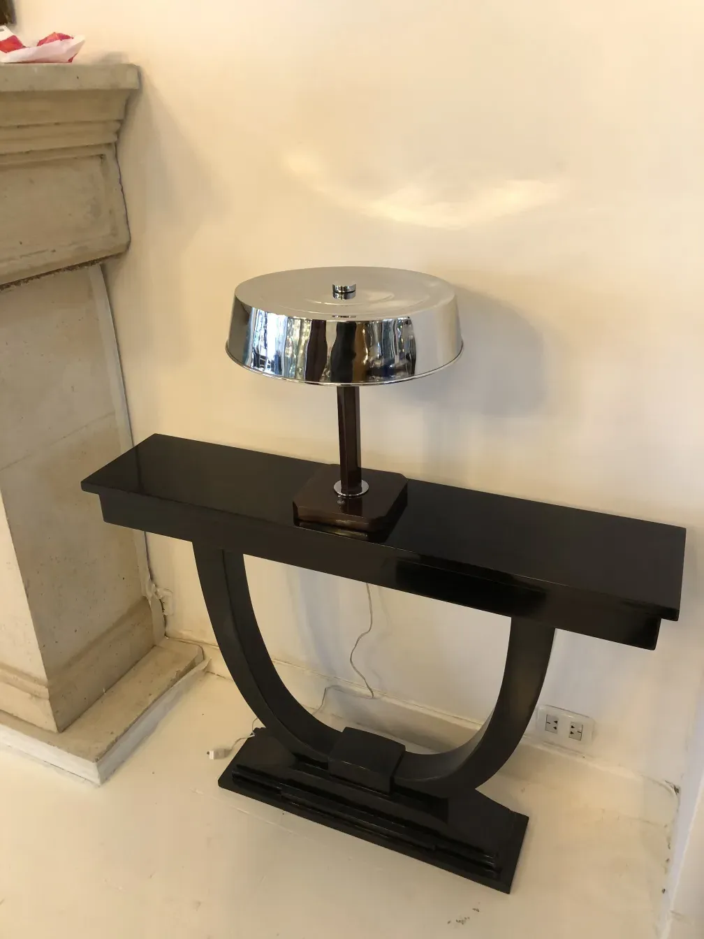 luminária de mesa antiga com design moderno