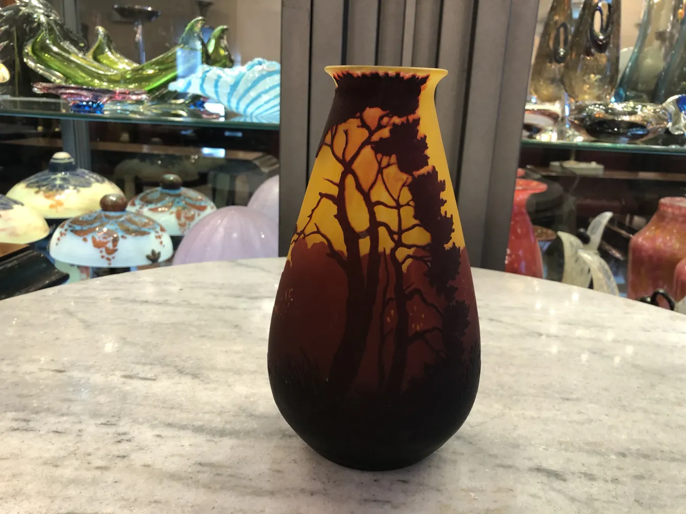 Vaso antigo de vidro assinado Muller Freres com decoração