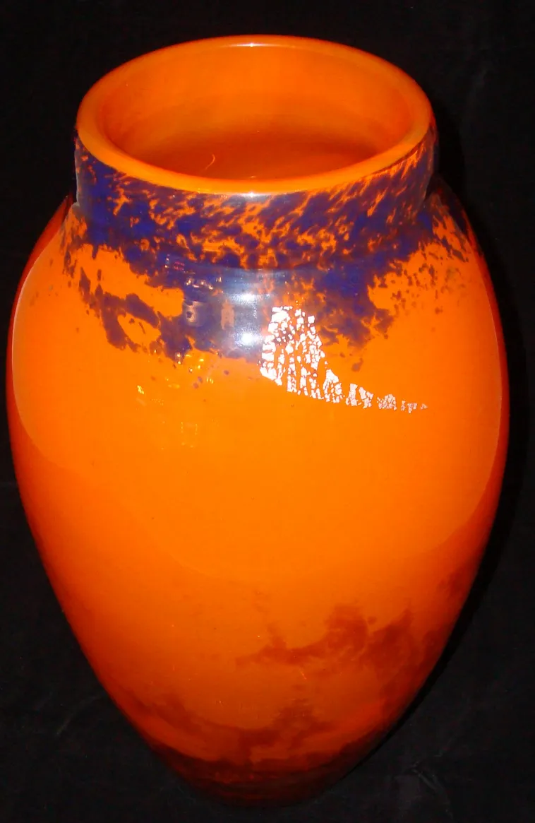 jarro antigo laranja com assinatura Muller Freres
