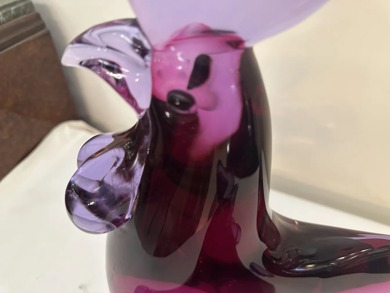 Murano sculpture in the shape of a rooster, purple color