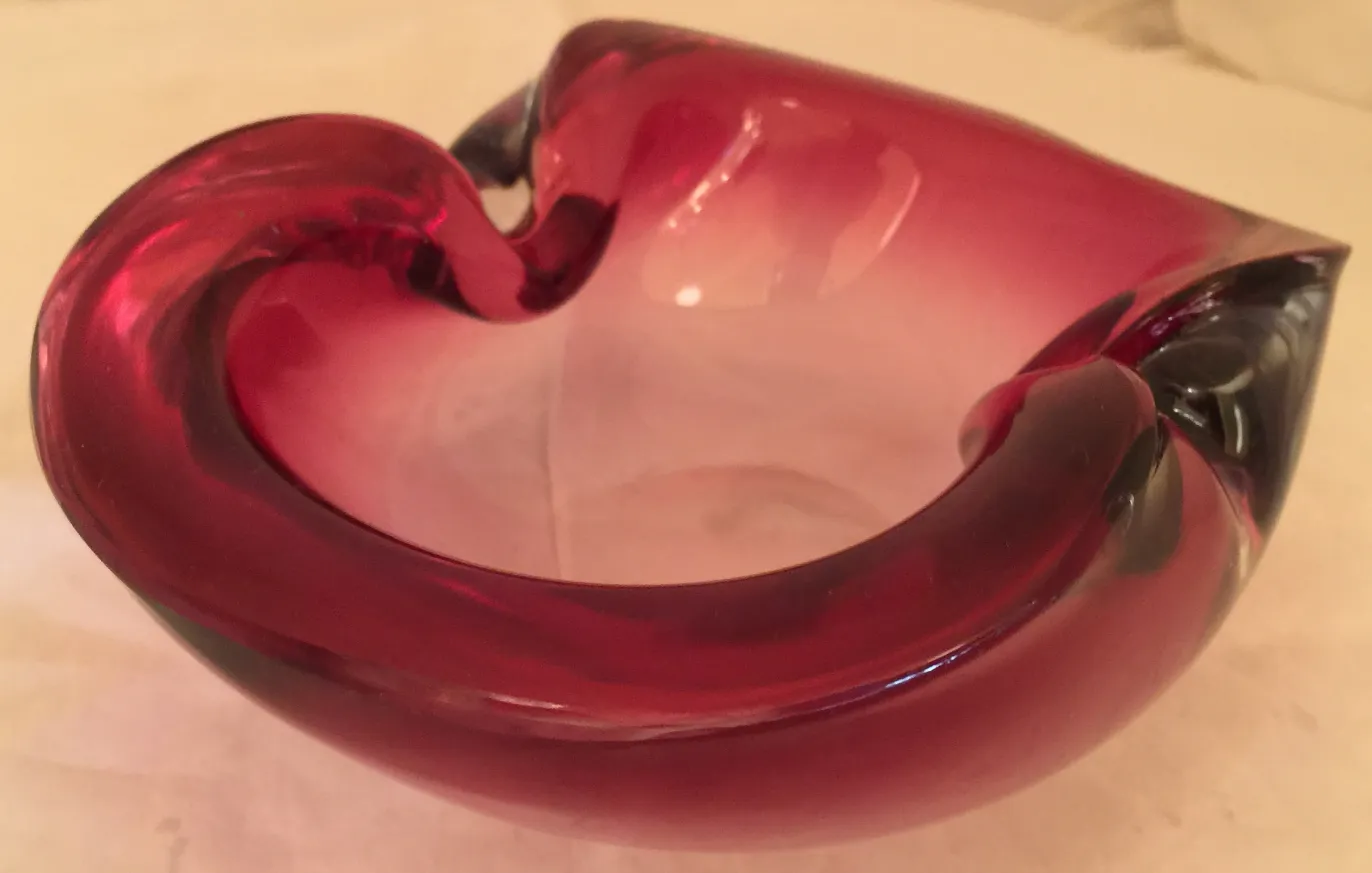 antique murano glass bowl in red shades