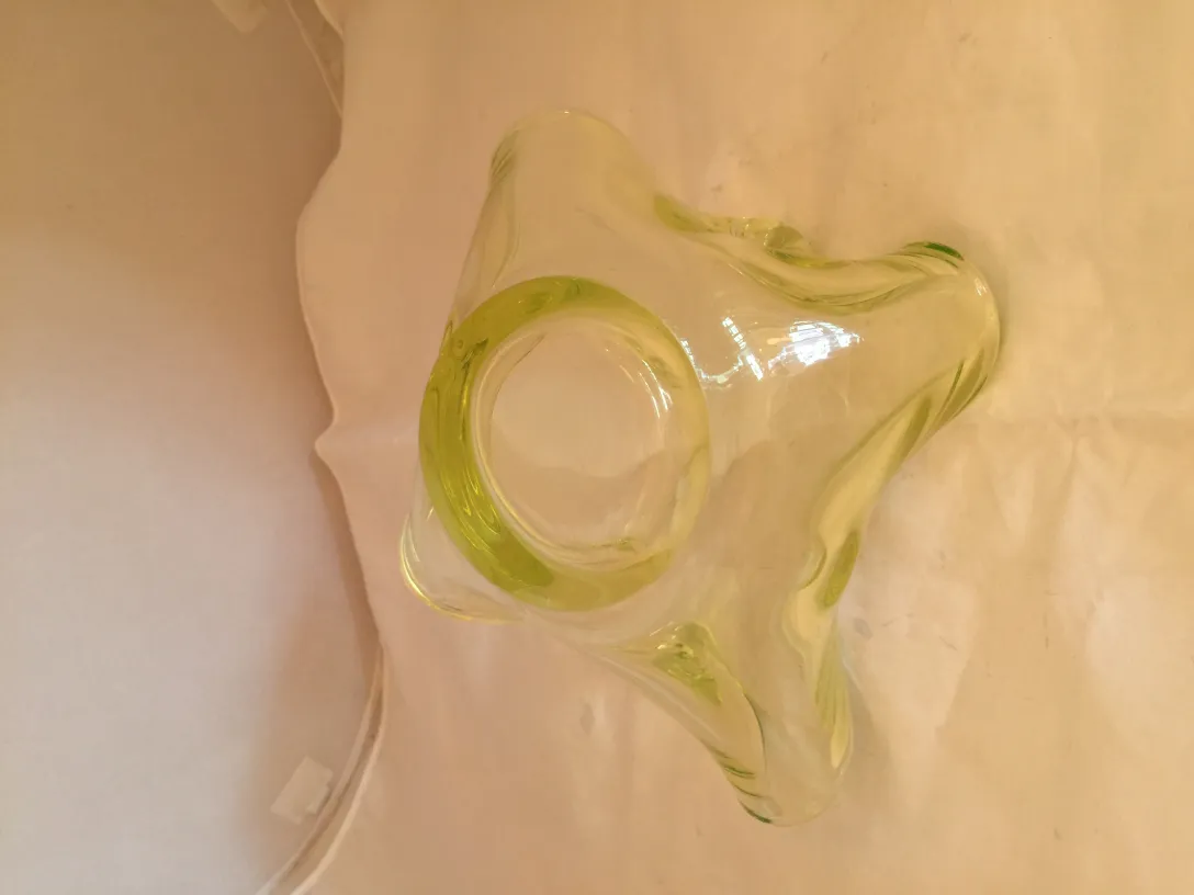 Elegant Murano glass in shining green with distinctive design