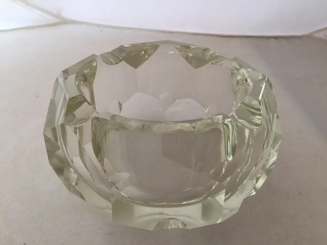 murano glass bowl with hexagonal shape and light green hue