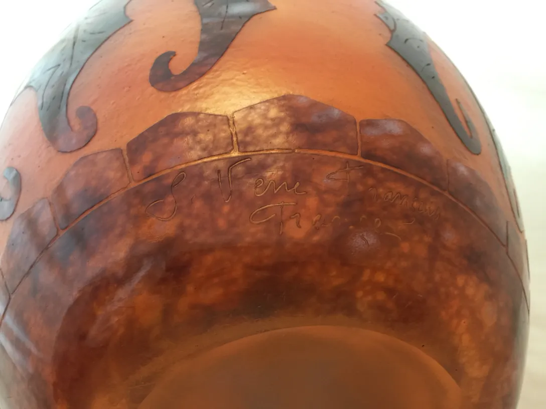 signed glass le verre, artistic decoration, antique style