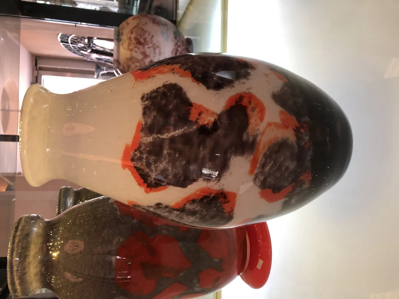 vaso antigo de vidro assinado Degué com padrões coloridos