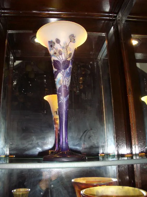 Antique signed glass Gallé, adorned with floral motifs.