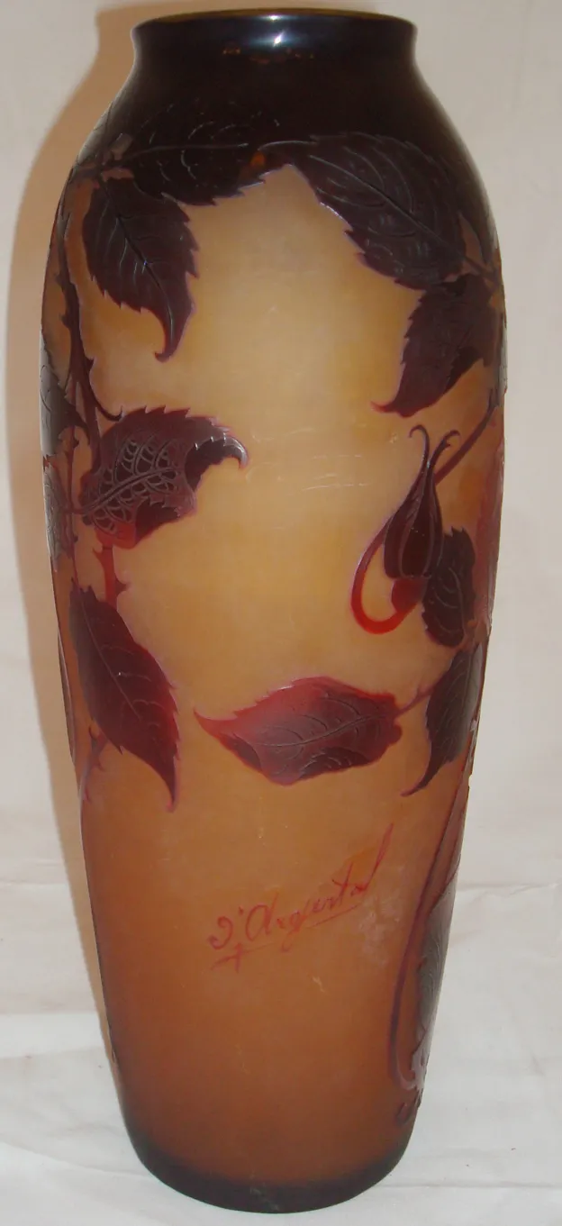 Signed glass D'Argental with carved leaves and soft texture