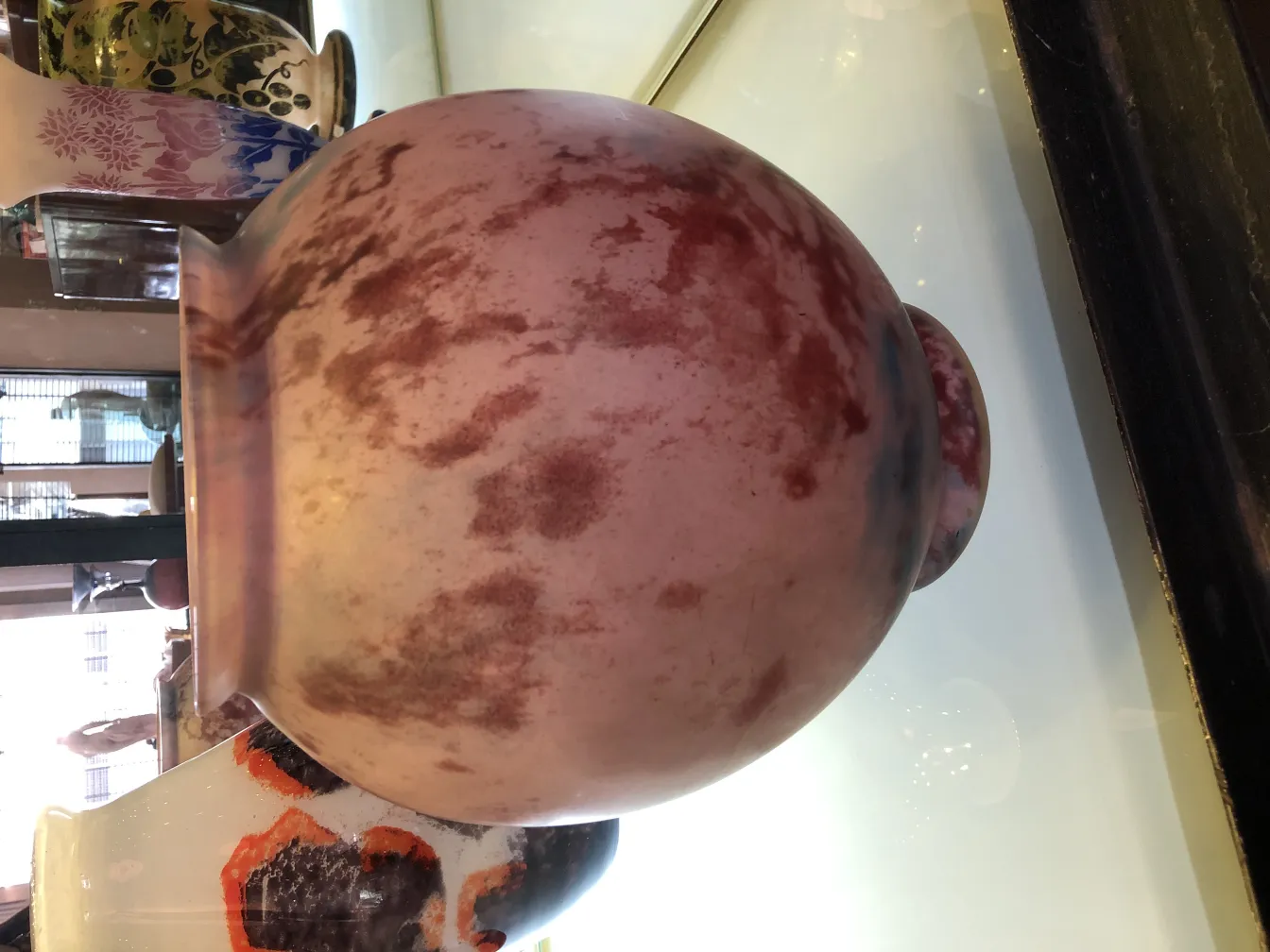 प्राचीन-हस्ताक्षरित-ग्लास-लोरेन-गुलाबी-रंग-और-धब्बे