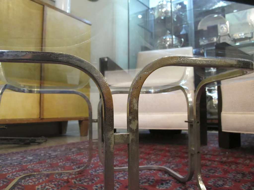 antique coffee table with elegant design and curved legs