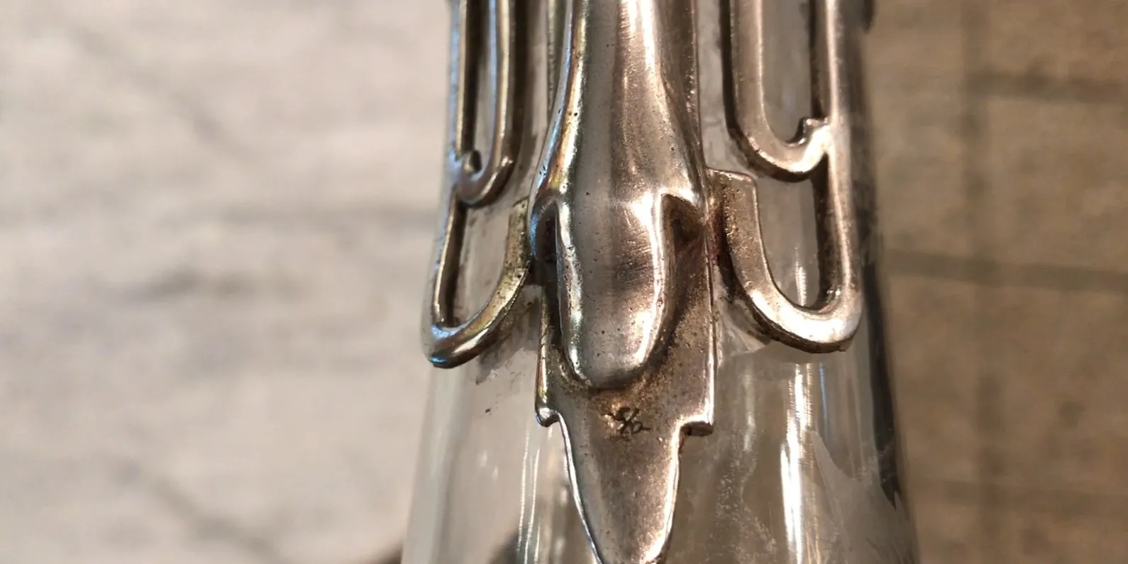 古董 2 水瓶 wmF 的图片，设计复杂。