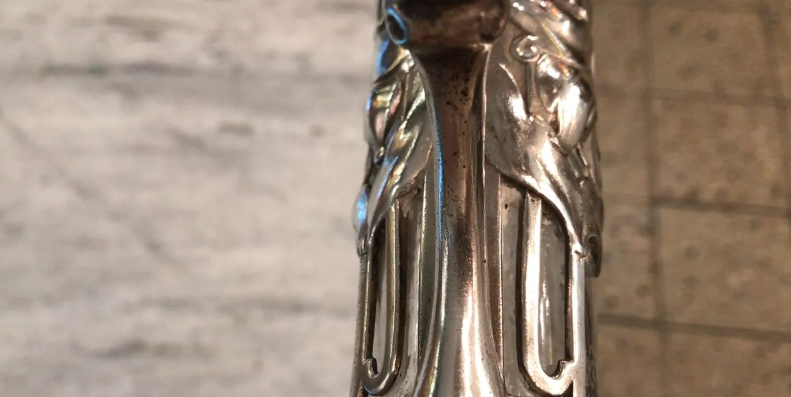 古代WMF水瓶的细节，带有装饰设计