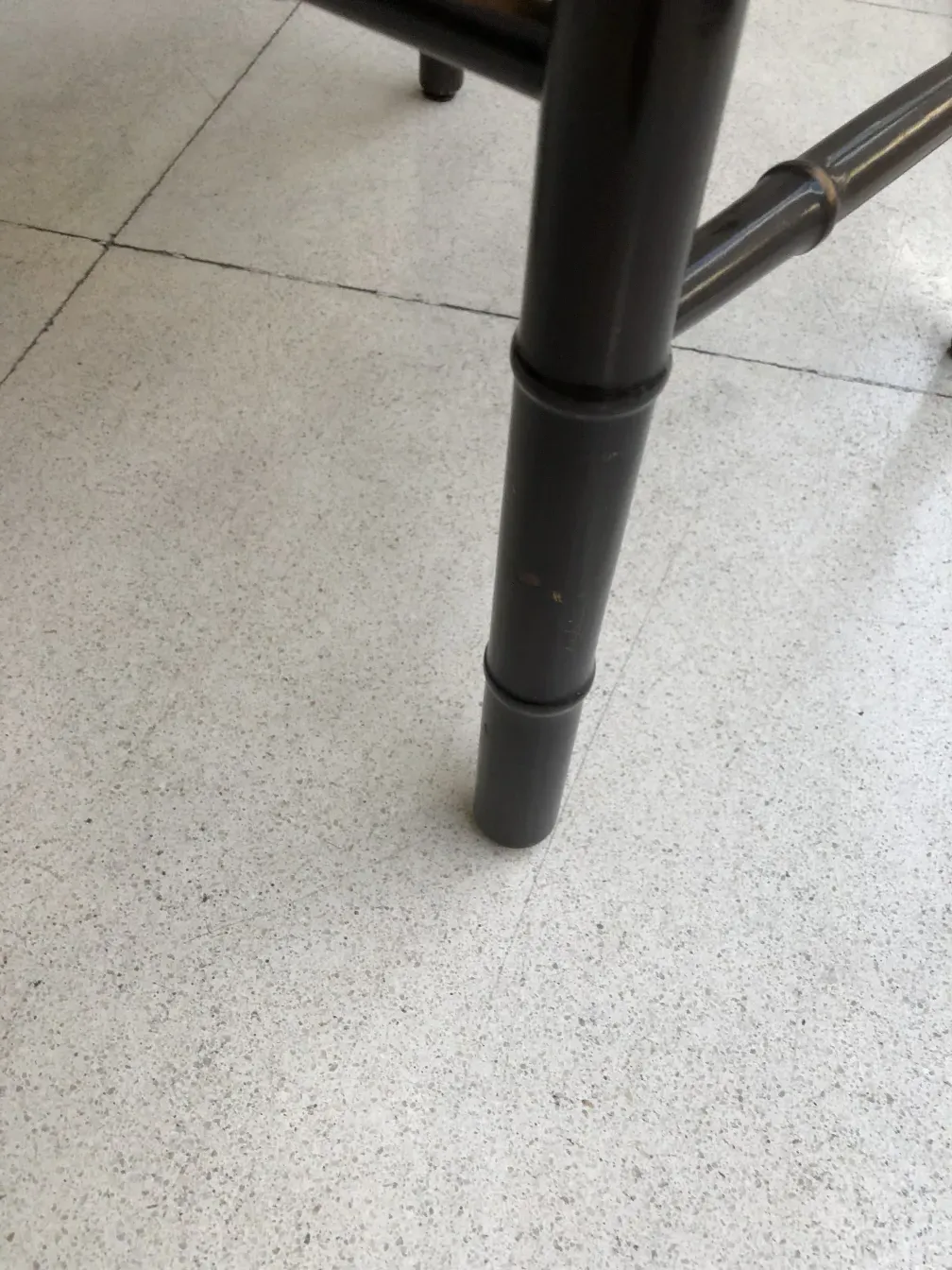 6把古董椅子在简约空间的细节