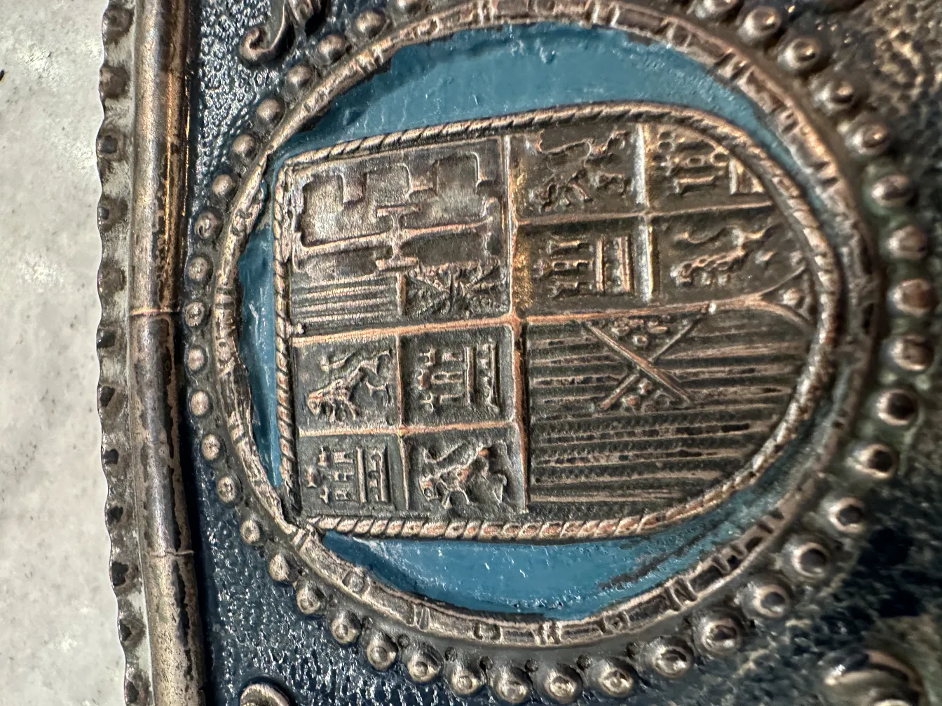 Decorative antique wall plate with engraved design