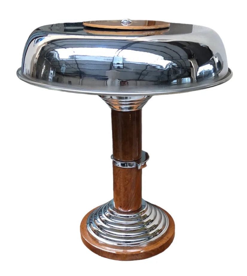 2 lâmpadas de mesa antigas com base elegante e cúpula brilhante, ideais para decoração