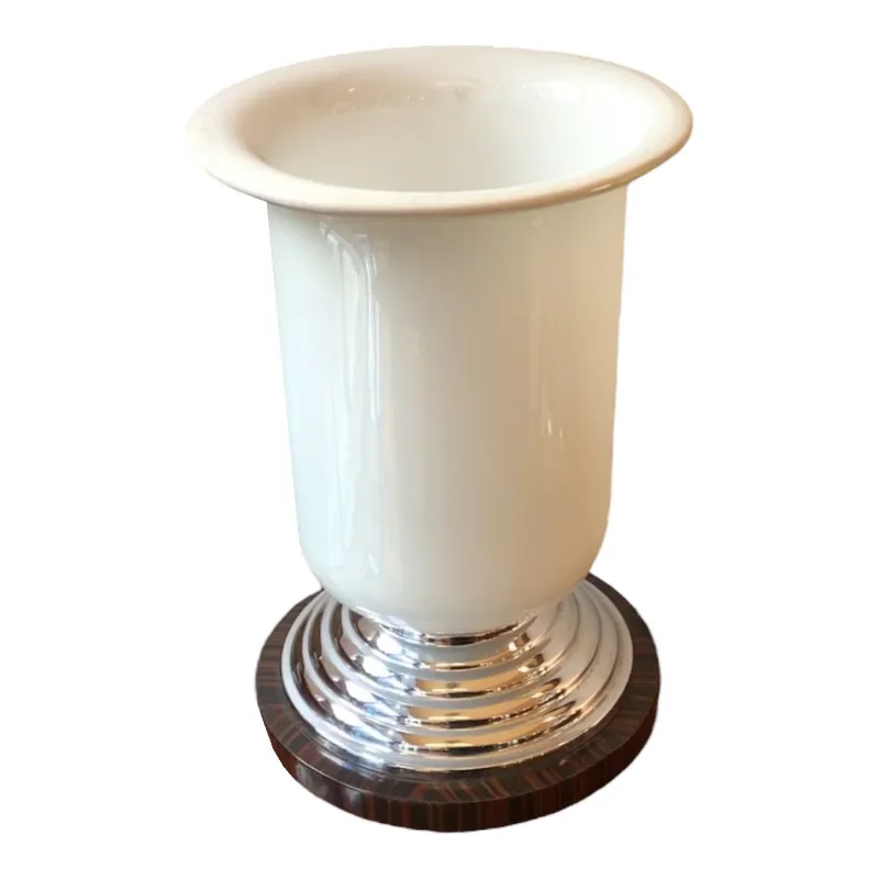 lâmpadas de mesa antigas com base brilhante