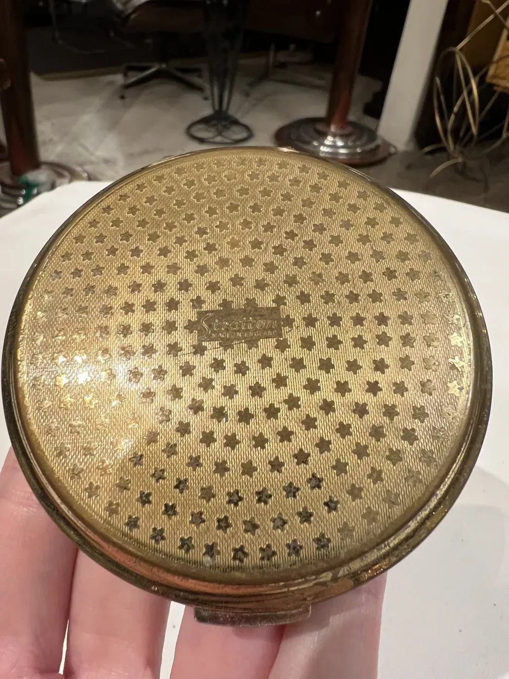 古董腮紅盒带金色星星图案