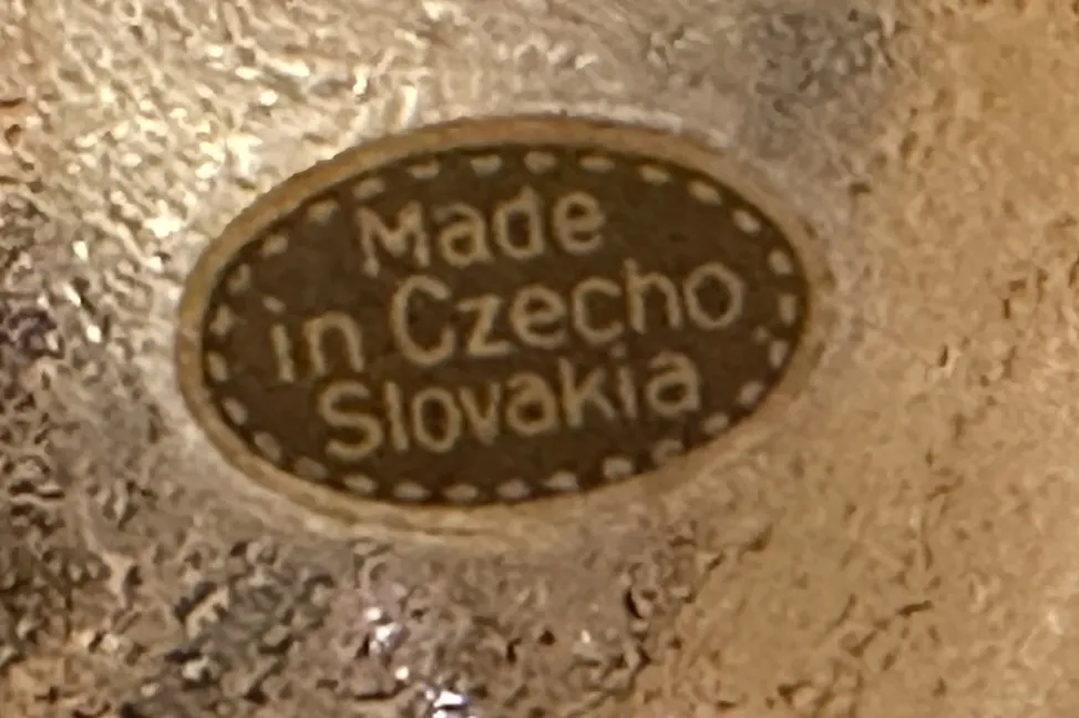 प्राचीन लिकर सेट और 6 गिलास, आकर्षक डिजाइन के साथ, गर्म और आरामदायक माहौल में