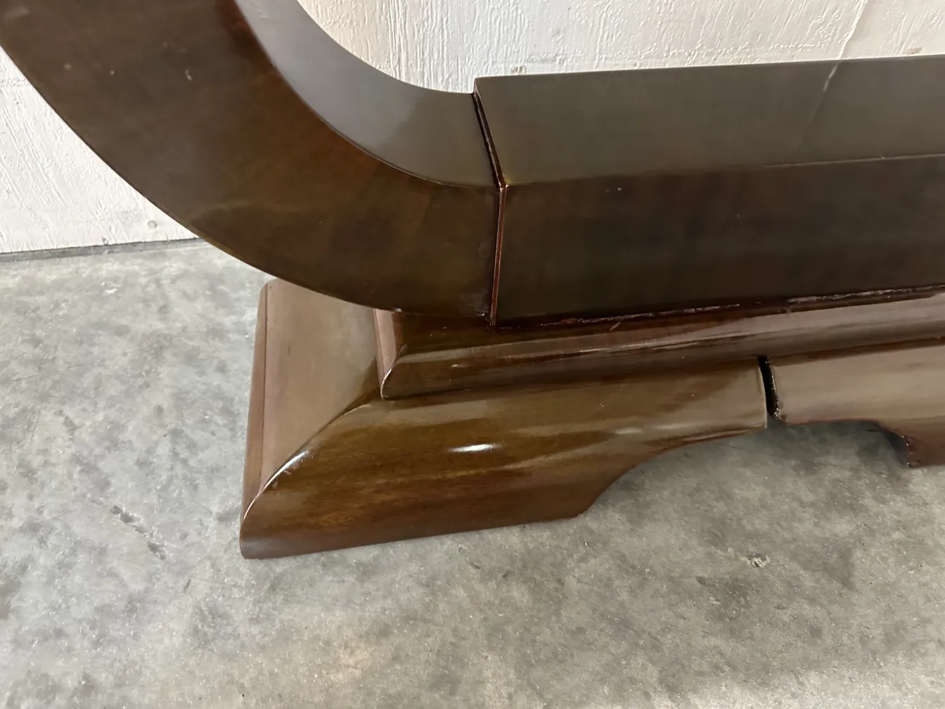 Antique console with a decorative design, elegant and classic