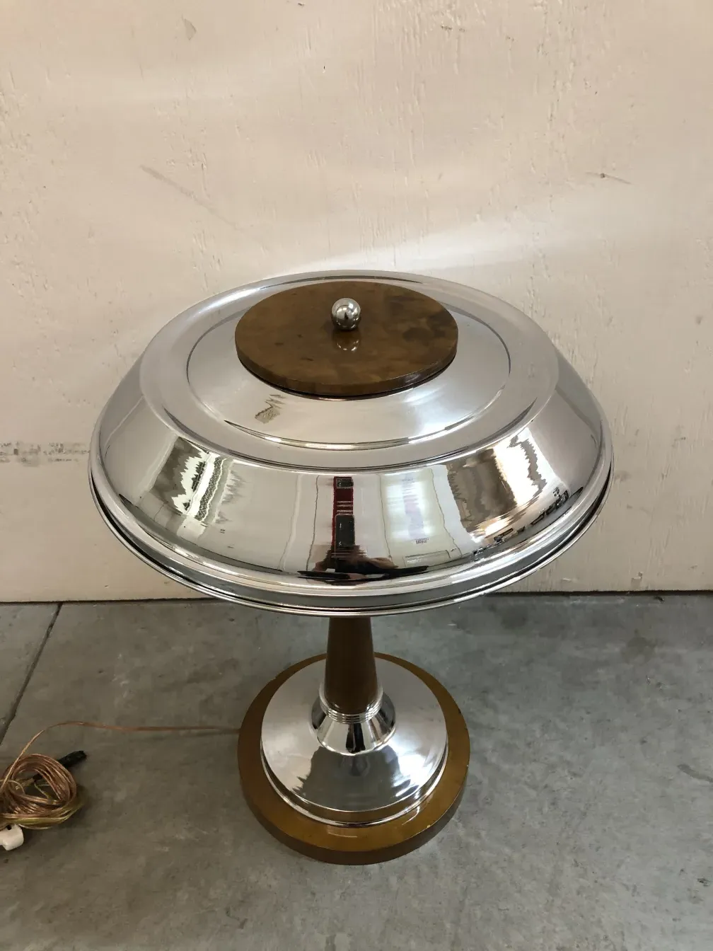 Set of two antique table lamps in rustic setting