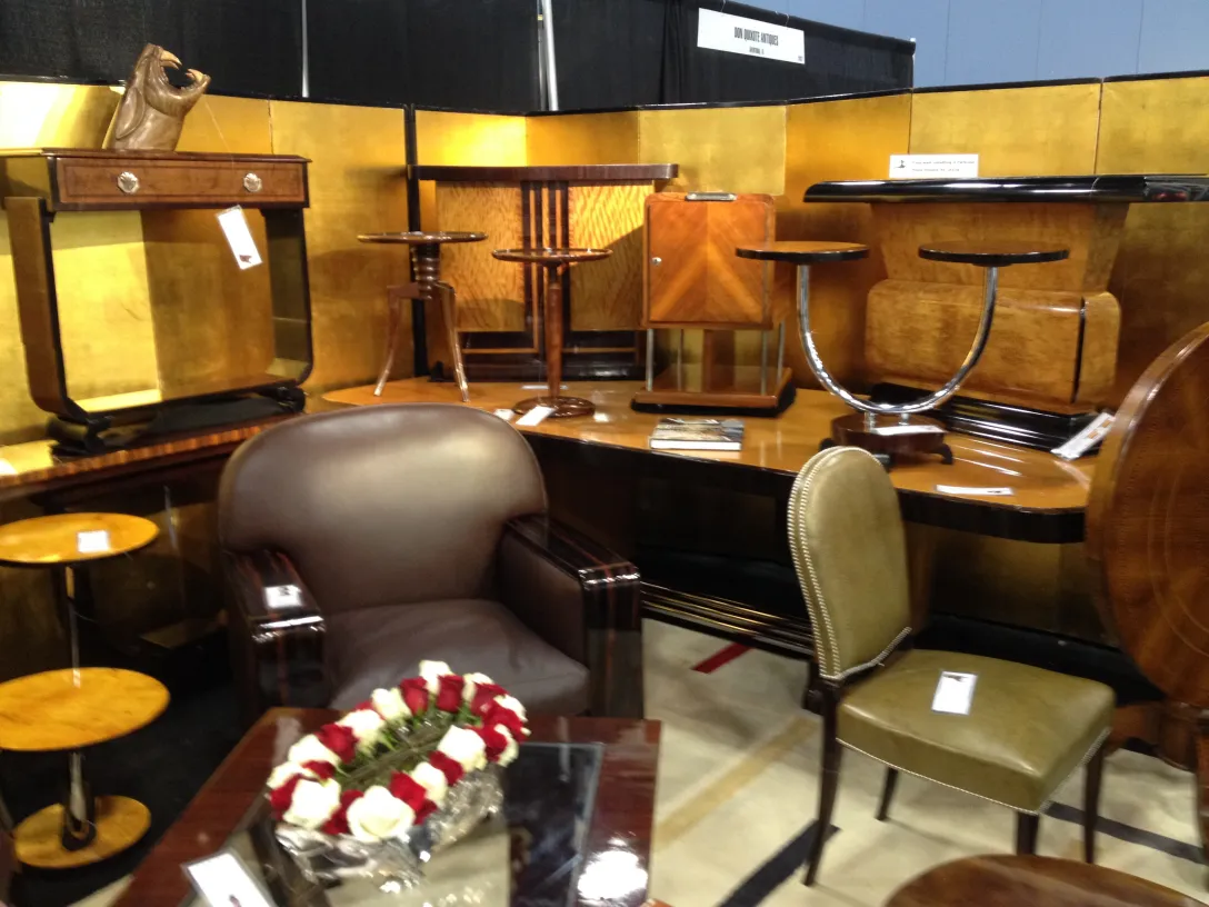 antique Gallia centerpiece in a classy setting