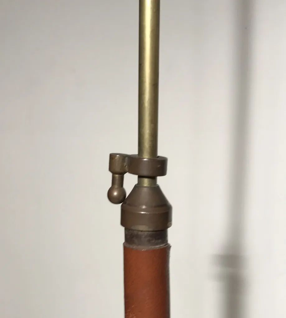 Античный торшер с декоративными деталями