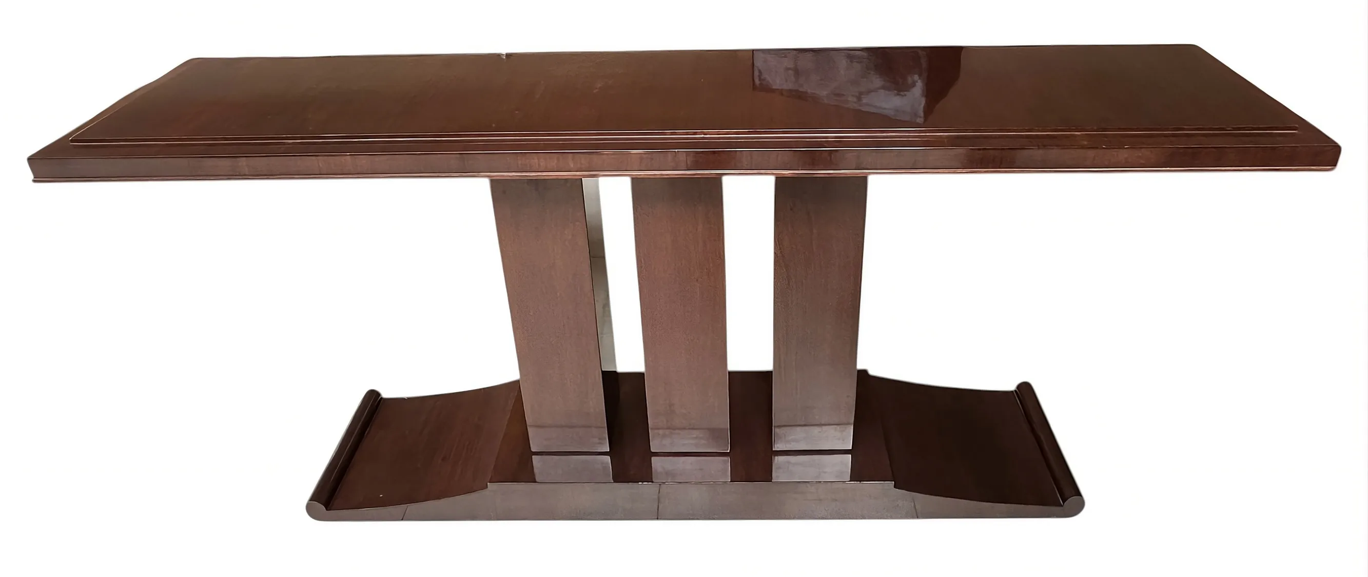 Antique console with elegant design, cozy atmosphere.