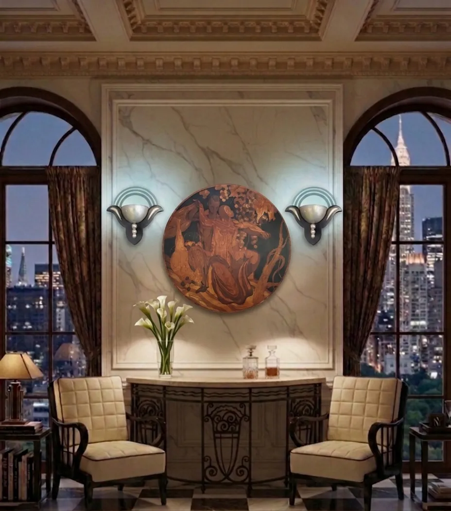 peça antiga de marchetaria com design decorativo