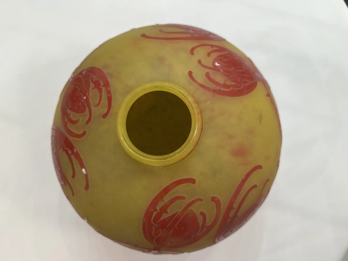古董签名玻璃Le Verre带红色花卉设计