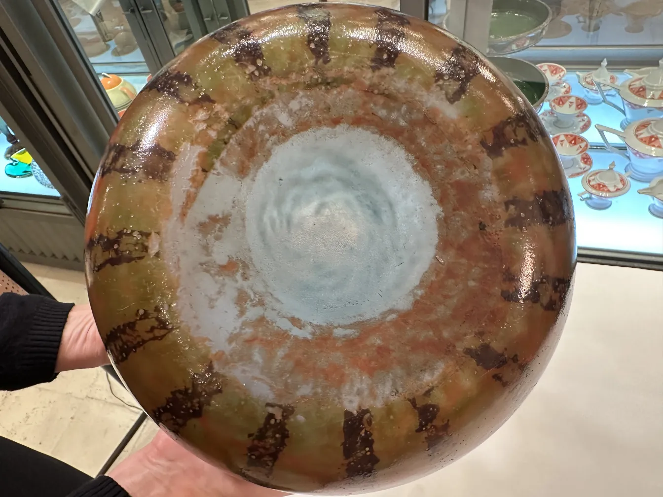 古老的签名玻璃瓶Le Verre装饰色彩丰富