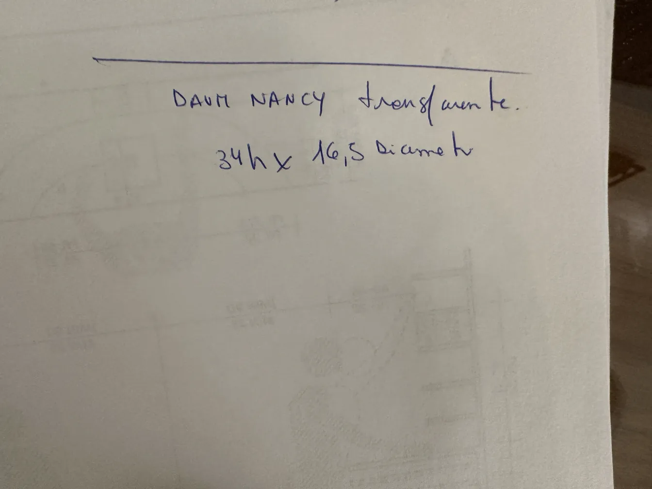 Innenansicht eines alten signierten Glases Daum Nancy, verziert mit Blumen