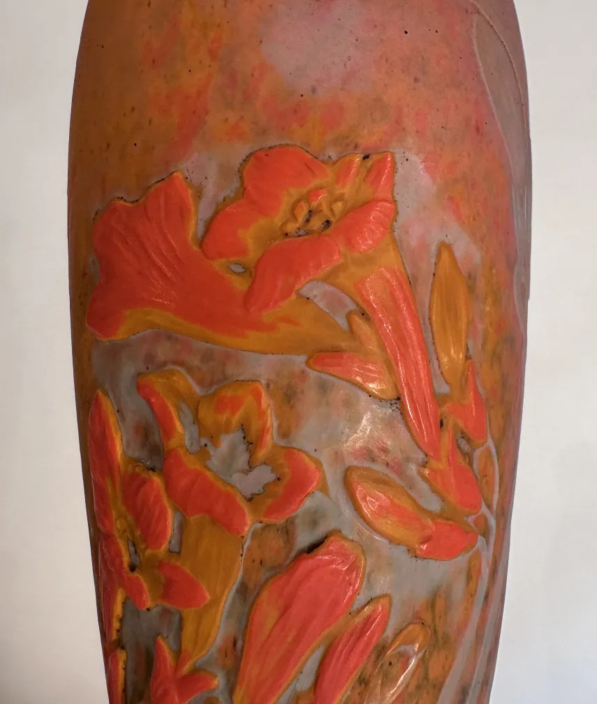Glas mit floralem Muster in Orange und Gelb, Daum Nancy