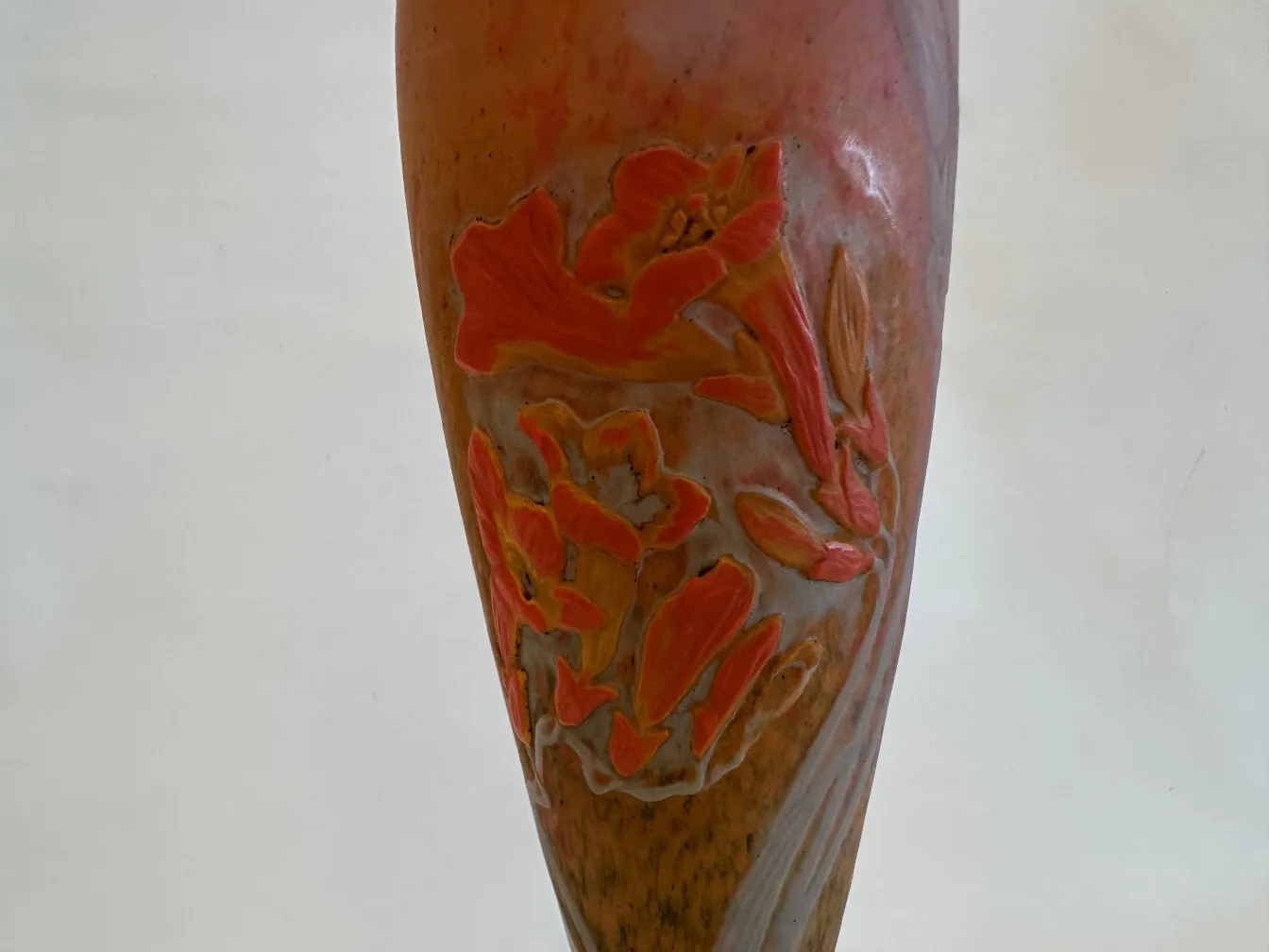 Glas mit floralem Muster in Orange und Gelb, Daum Nancy