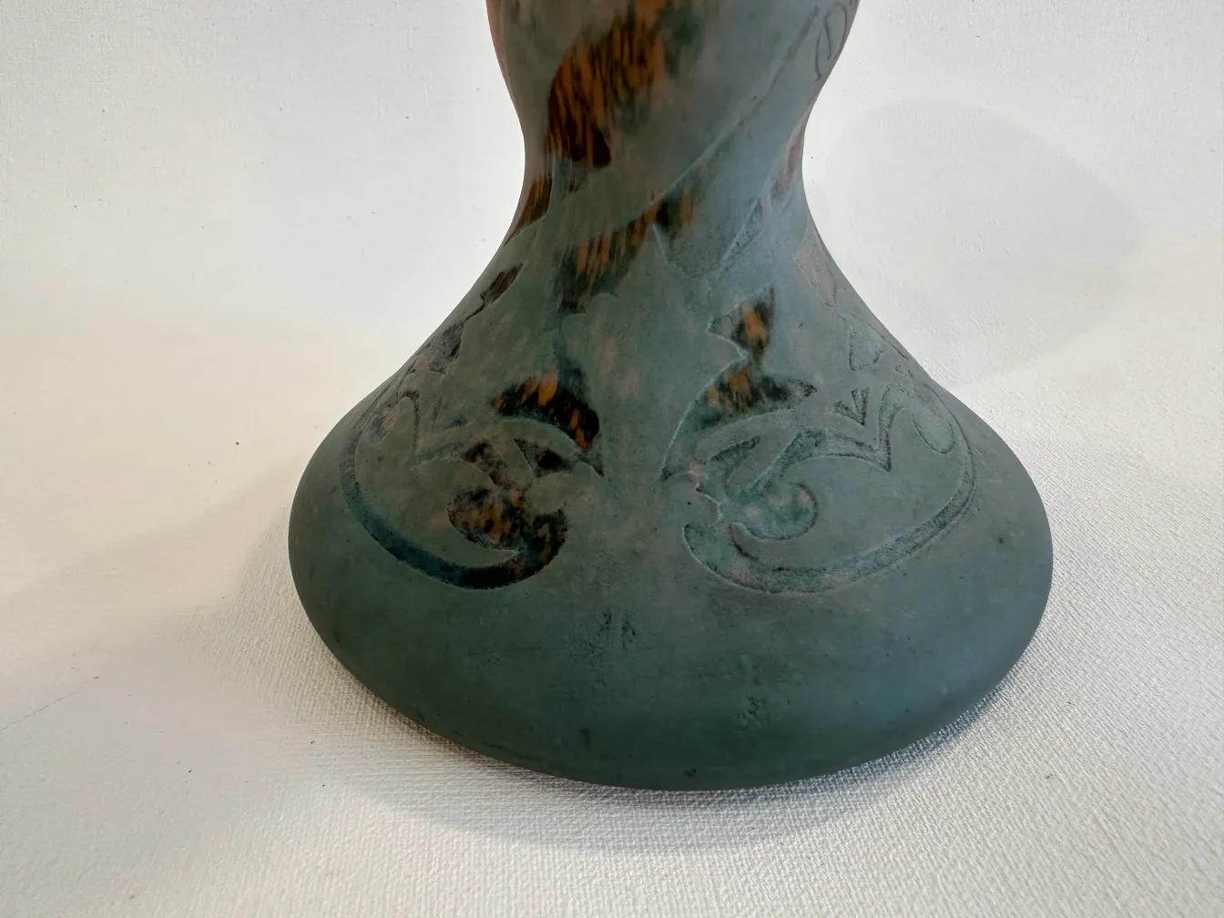 Glas mit floralem Muster in Orange und Gelb, Daum Nancy