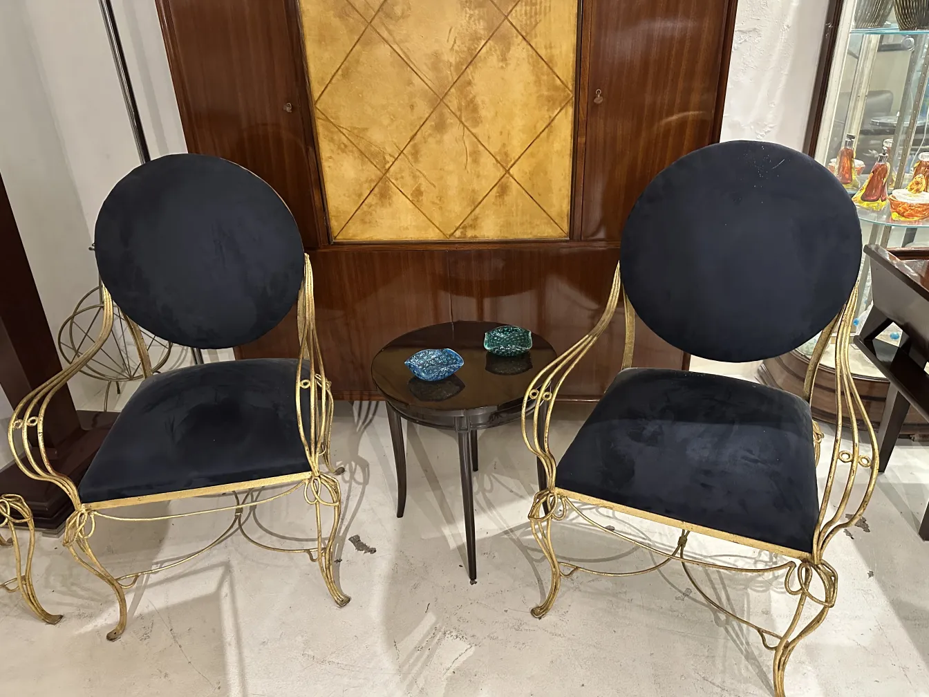 cristal de murano antiguo en tono azul con detalles plateados, elegante y decorativo