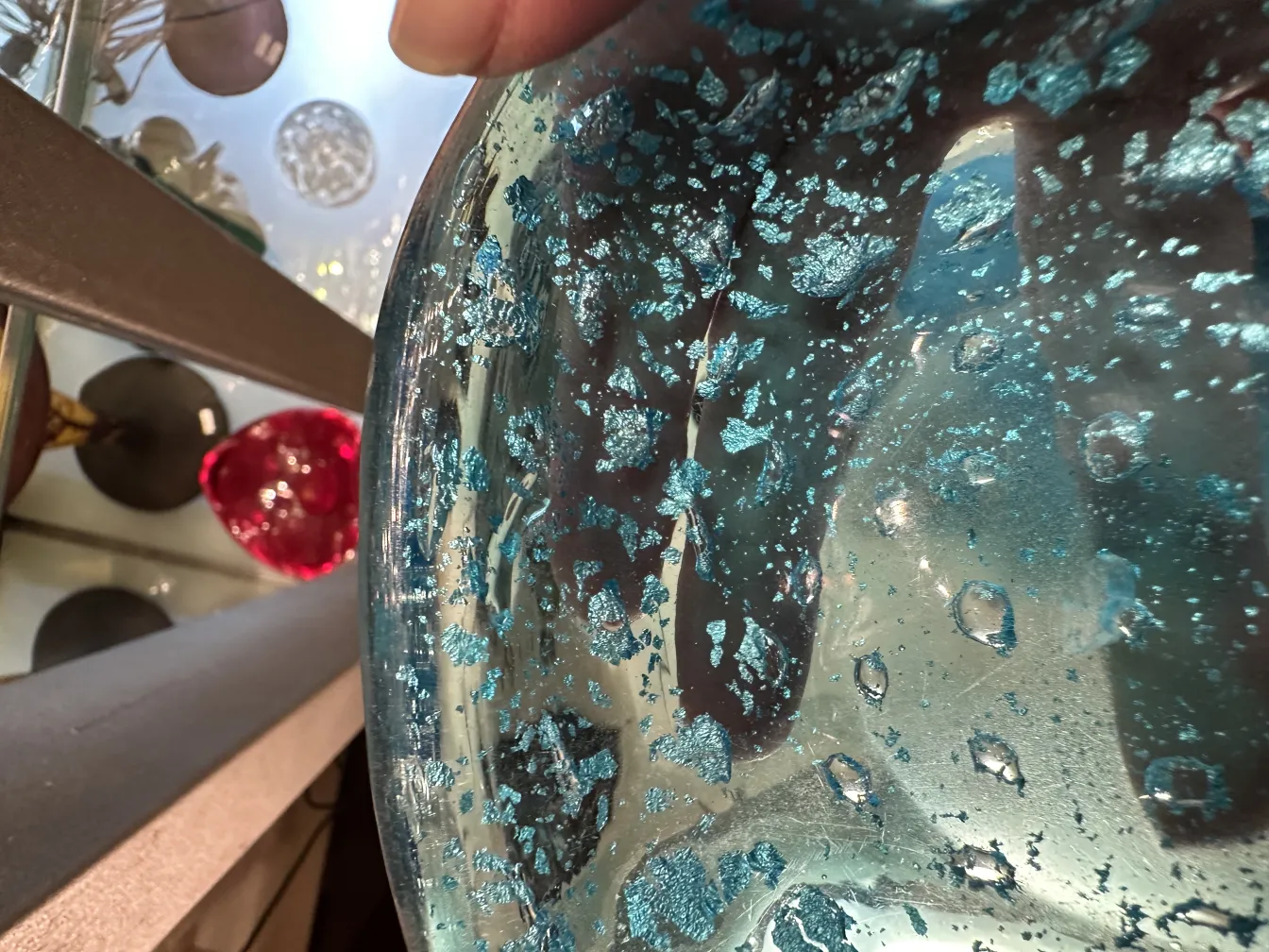 cristal de murano antiguo en tono azul con detalles plateados, elegante y decorativo