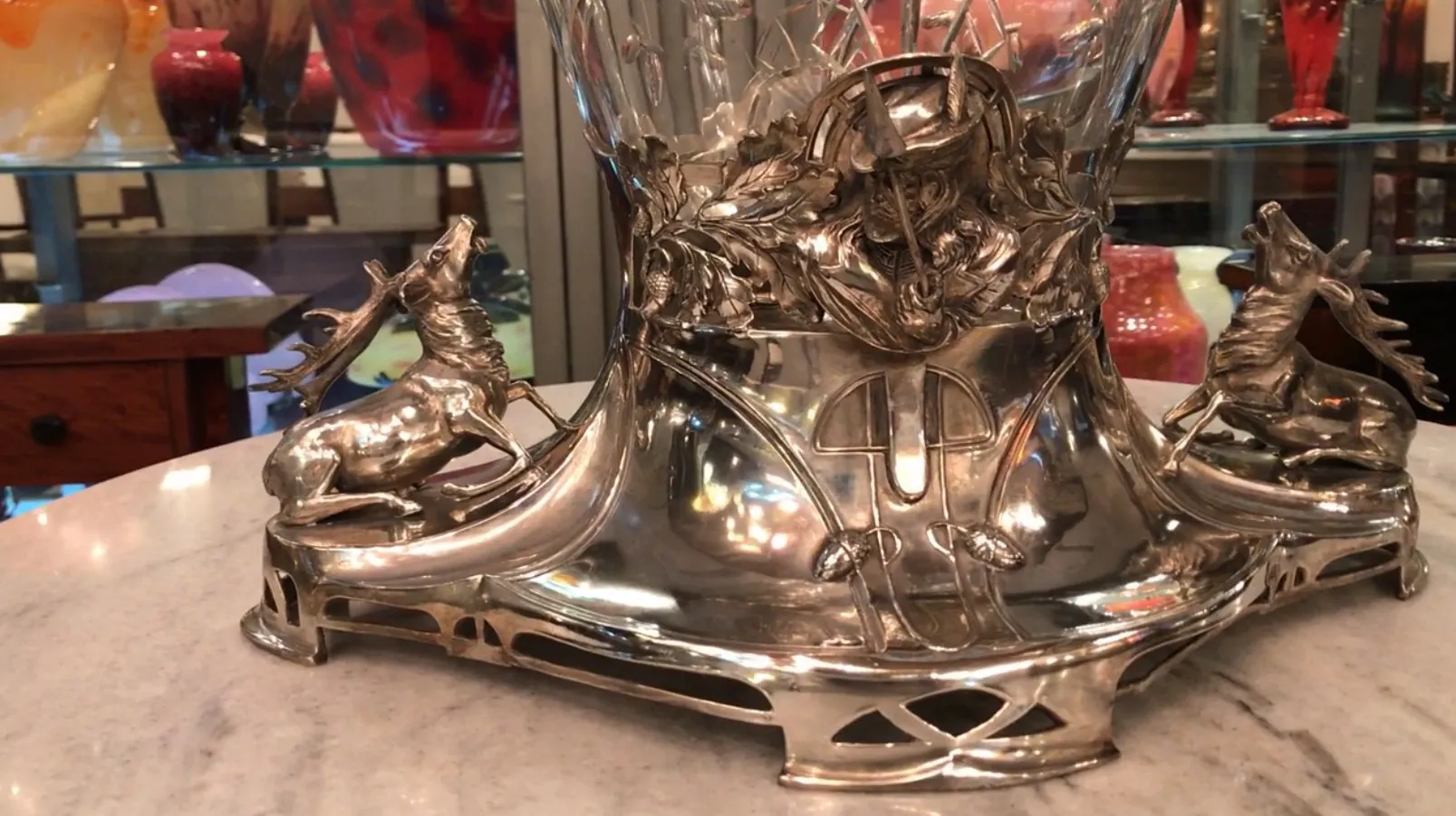 古董WMF潘趣酒碗，装饰有鹿