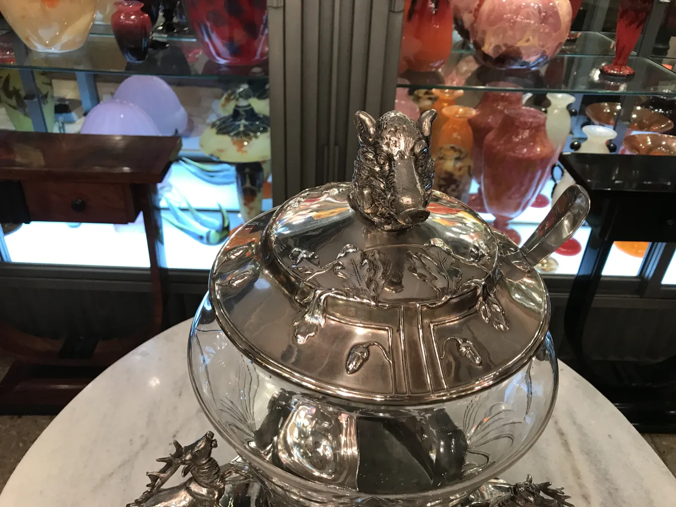 古董WMF潘趣酒碗，装饰有鹿