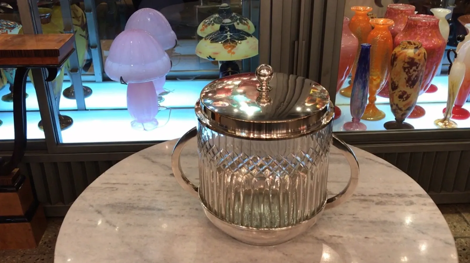 古董潘趣酒碗wmf带盖，优雅的切割图案。
