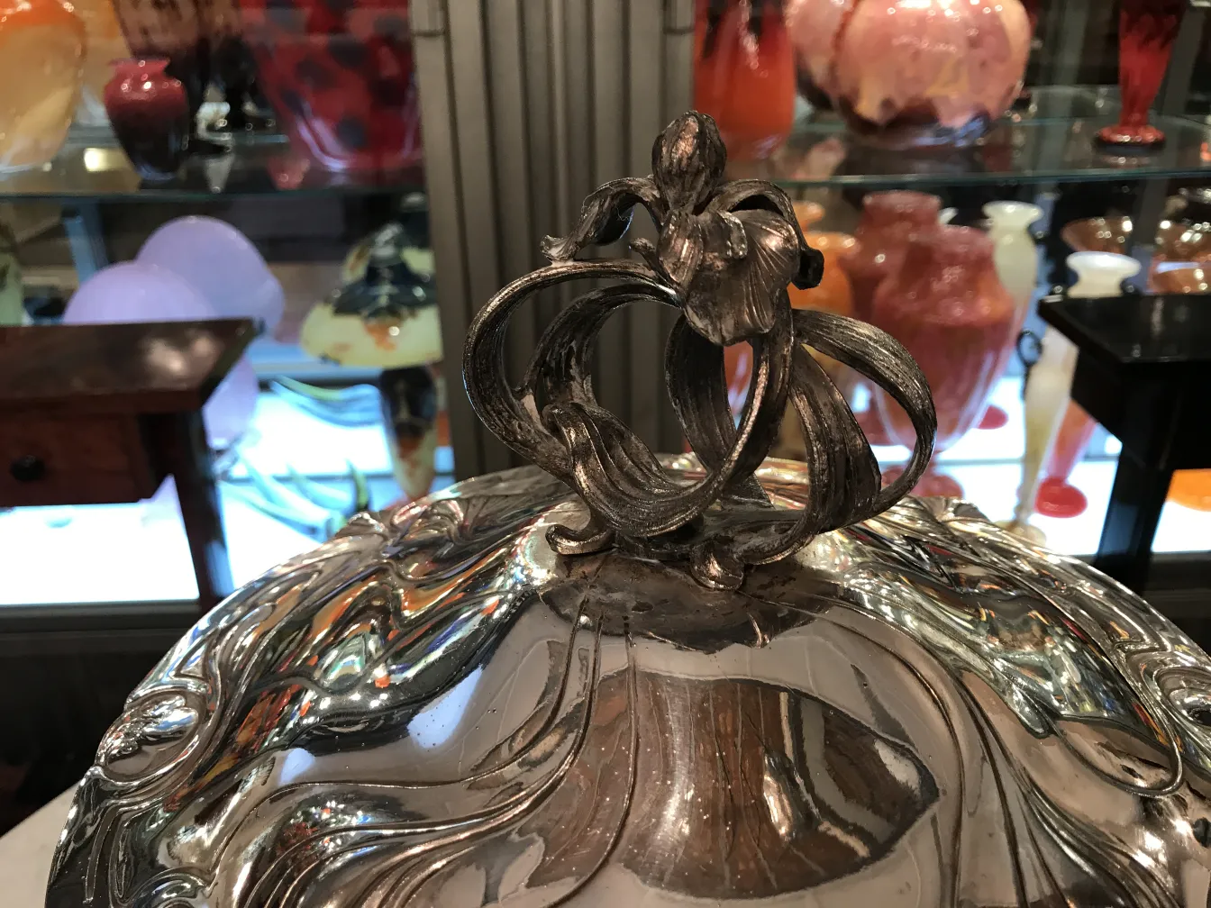 古董wmF潘趣酒碗配有光亮的金属盖