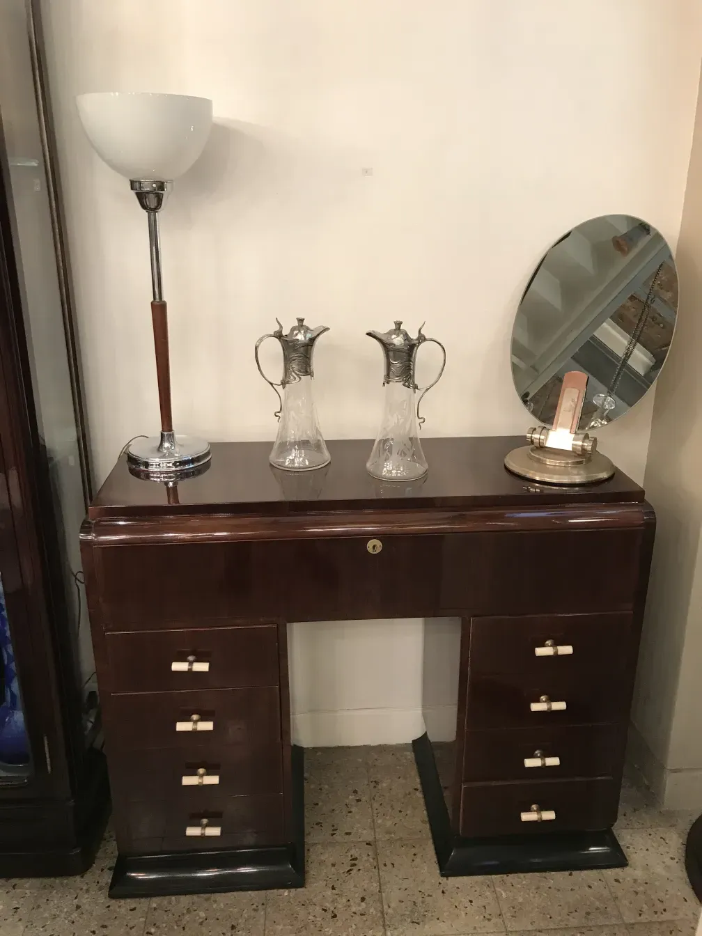 deux pichets anciens au design élégant WMF
