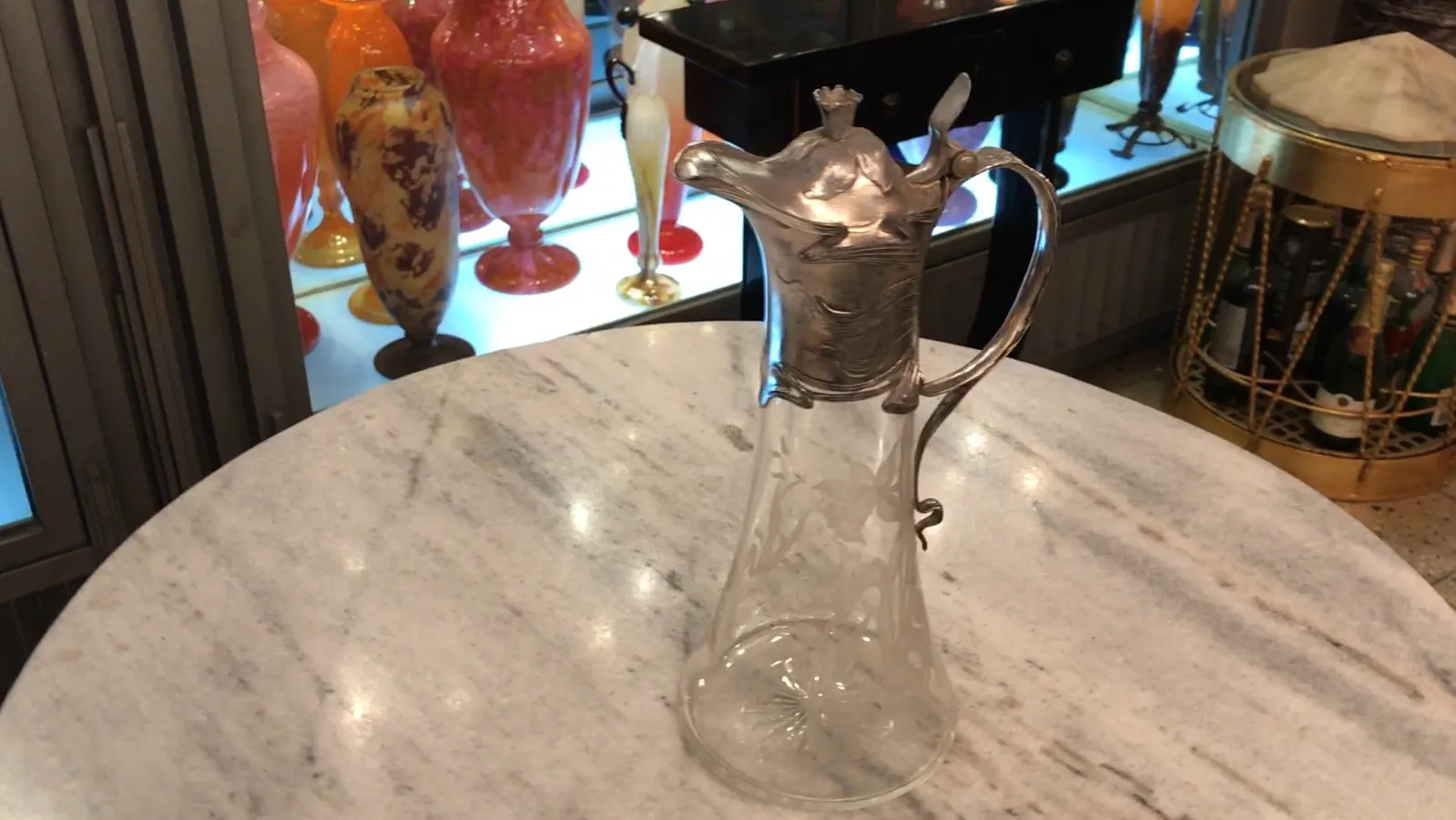 deux pichets anciens au design élégant WMF